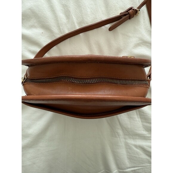 Vintage Hunt Club Tan Leather Crossbody Oval Handbag  w/gold Metal Hardware - Picture 4 of 10